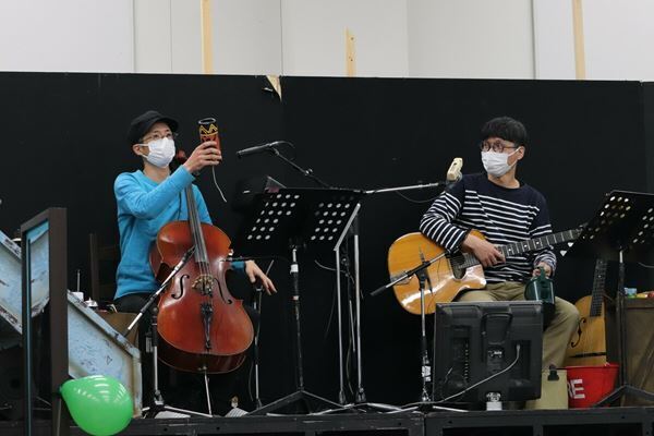 手作り感満載！ドタバタだけではない名演に期待が高まる『THE 39 STEPS ザ・サーティーナイン・ステップス』稽古場レポート