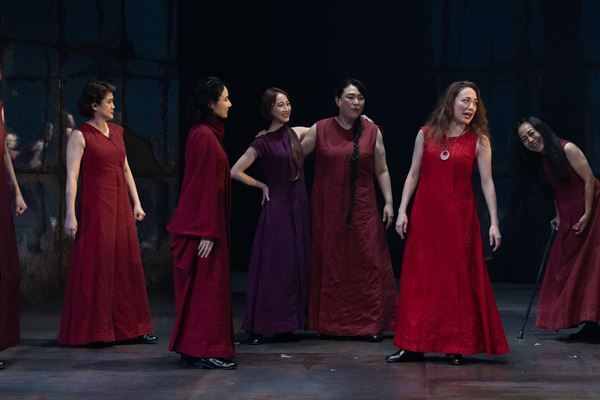 「シェイクスピア劇に食指が動かぬ方にこそ、観ていただきたい」 森新太郎演出、時代も性別も超えた『ジュリアス・シーザー』開幕