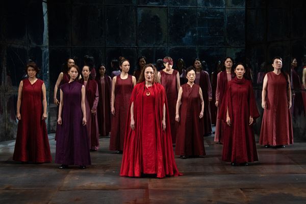 「シェイクスピア劇に食指が動かぬ方にこそ、観ていただきたい」 森新太郎演出、時代も性別も超えた『ジュリアス・シーザー』開幕