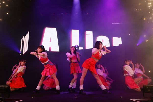 ＝LOVE、初の北海道公演から全国ツアースタート「初めてコンサートをすることができてうれしい」