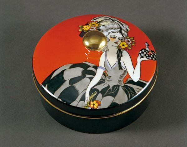 華やかなアフタヌーンティーの空間の再現も『アールヌーヴォーからアールデコに咲いたデザイン』9月10日より開催