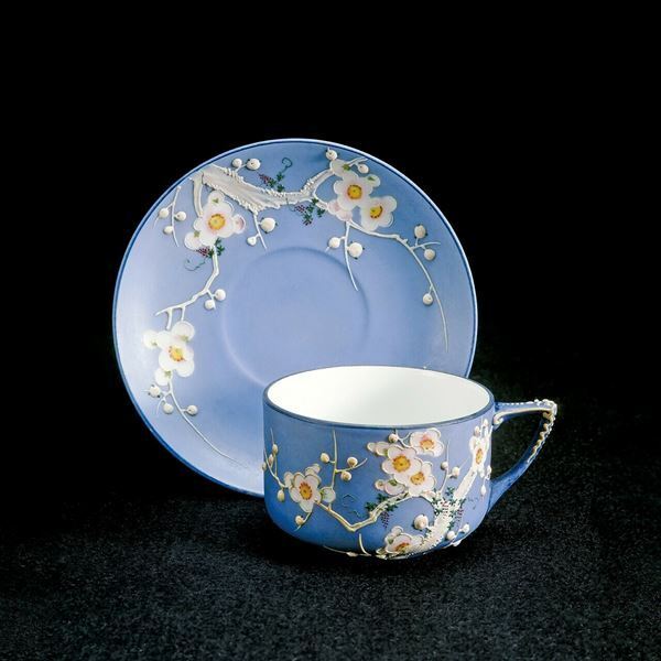 華やかなアフタヌーンティーの空間の再現も『アールヌーヴォーからアールデコに咲いたデザイン』9月10日より開催