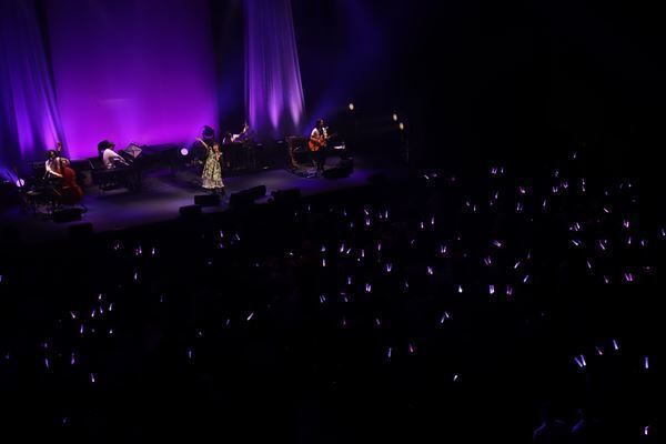 エビ中真山りか、6回目となる生誕ソロライブのレポート到着　ヒゲダン、aikoらのカバー曲も披露