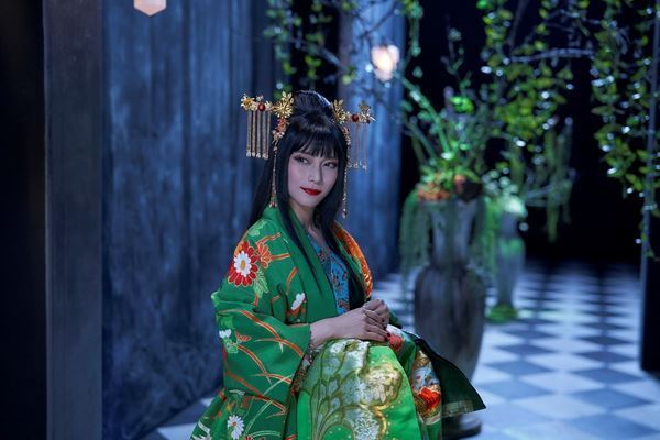 柴咲コウが着物やドレス、チャイナ服を着こなす　『ホリック xxxHOLiC』ミセの女主人・侑子の劇中衣装、一部公開