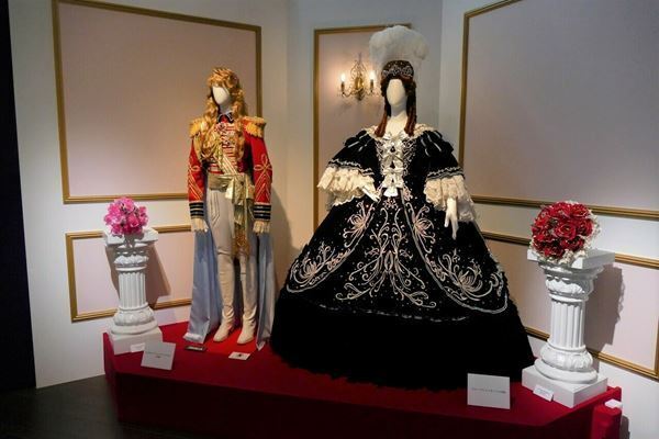 『誕生50周年記念 ベルサイユのばら展ーベルばらは永遠にー』華麗に開幕！　美しくも激しい“ベルばら”の歴史と世界観を堪能