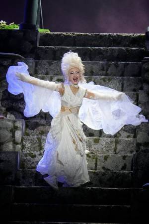 松竹9月公演『夏の夜の夢』開幕　舞台写真＆主演中村芝翫よりコメント到着