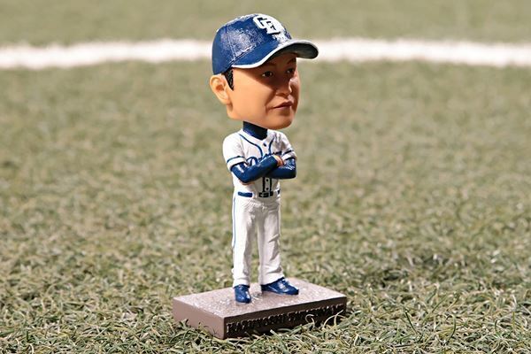 7300枚限定！ 「立浪和義監督ボブルヘッド」付きチケットが発売
