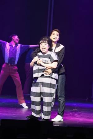 渡辺直美が主人公トレイシーを一層リアルに体現！ 完璧なキャスティングに大満足の『ヘアスプレー』日本版初演