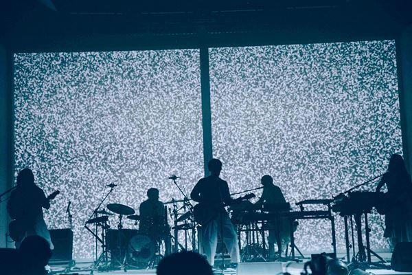 サカナクション、Blu-ray＆DVD『SAKANAQUARIUM 光 ONLINE』より「ワンダーランド」ライブ映像をフル公開