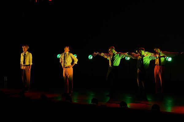 柿喰う客新人単独公演『初体験』舞台写真＆コメント到着　アーカイブ配信も