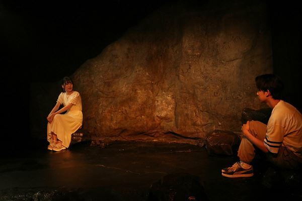 白鳥雄介「溢れ出すようなエネルギーを感じてもらいたい」 Stokes/Park『フゴッペ洞窟の翼をもつ人』開幕