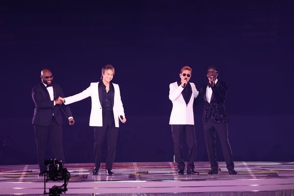 EXILE、クリスマスライブ東京公演初日のEXILE ATSUSHIパートにBoyz II Menがサプライズ出演