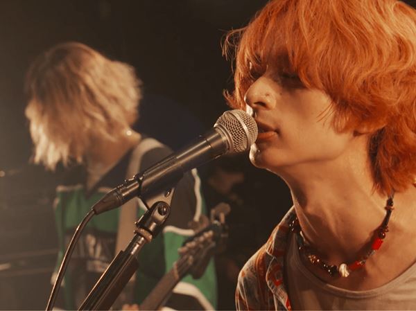 【レポート】w.o.d.がオルタナ/グランジロックの系譜と進化を見せつけた“画期的“配信ライブ