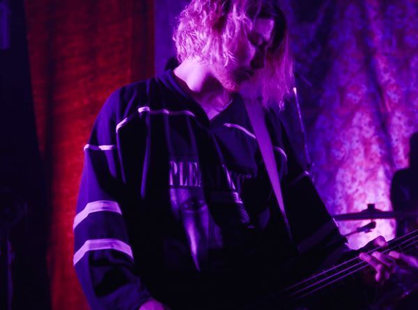 【レポート】w.o.d.がオルタナ/グランジロックの系譜と進化を見せつけた“画期的“配信ライブ