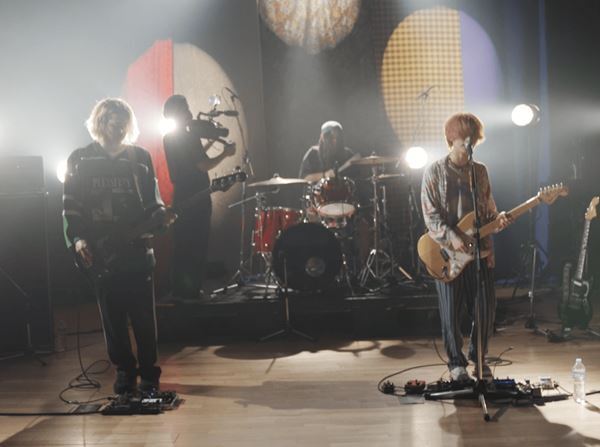 【レポート】w.o.d.がオルタナ/グランジロックの系譜と進化を見せつけた“画期的“配信ライブ