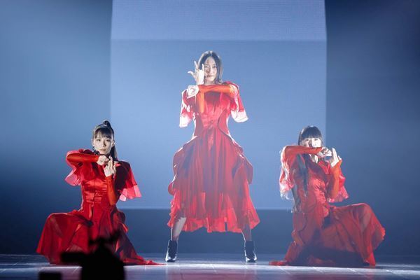 Perfume、1年半ぶり有観客ライブで見せた勇気と歓び　バックダンサーとの共演や未発表新曲も