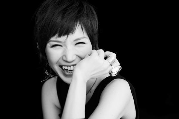 Superfly、自身初のオンラインライブ「Superfly Live at Studio “Sing Together”」11月3日開催