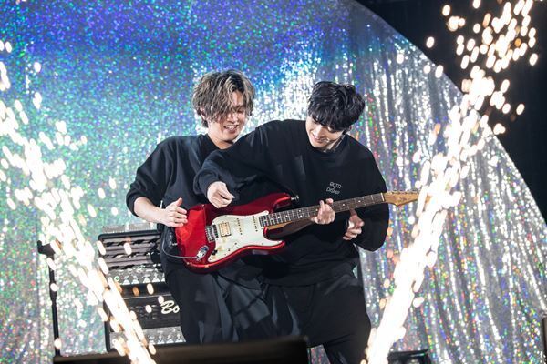 超特急×DISH//、結成10周年記念ツーマンを大阪城ホールで開催　北村匠海「いつまでも刺激し合える仲でありたい」