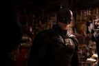 ロバート・パティンソン「バットスーツを着ると力がみなぎる」　『THE BATMAN-ザ・バットマン-』SPインタビュー映像公開