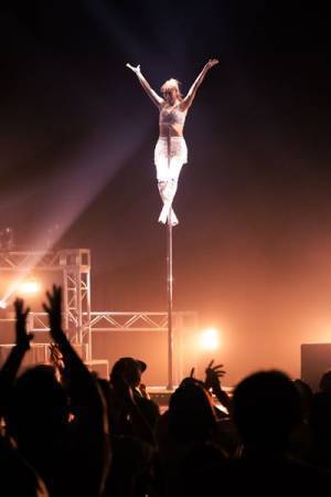 MAX、約3年振りの有観客ライブ『Fantastic Journey』開催　LINAはファン待望のポールダンスを披露