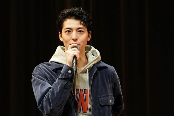 勝村政信×高杉真宙『ライフ・イン・ザ・シアター』フォトコール＆開幕直前取材で「誰もが感情移入できる人間ドキュメンタリー」