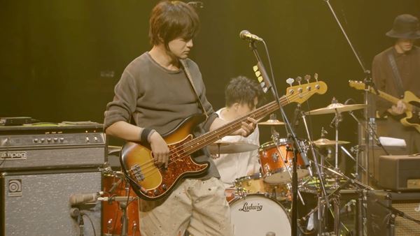 back number、TikTokライブで新曲「黄色」初パフォーマンス