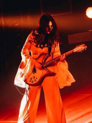 GLIM SPANKY、思い出の地・STUDIO COASTで開催した全国ツアー追加公演『Extra Show』レポート