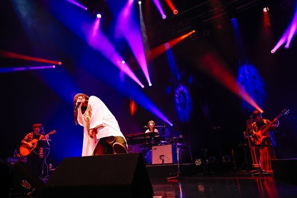 にしな、初ワンマンでみせた音楽への切実な覚悟「これから先も、どこまでも自由に」