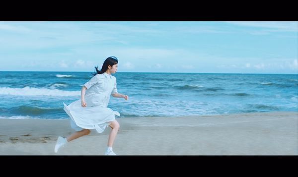日向坂46、高校生クイズ応援ソング「何度でも何度でも」MV公開