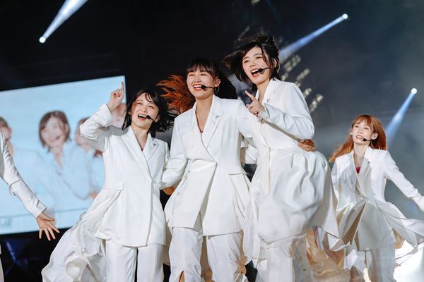 櫻坂46＆日向坂46「これからも互いに高みを」合同ライブ『W-KEYAKI FES.2021』レポート