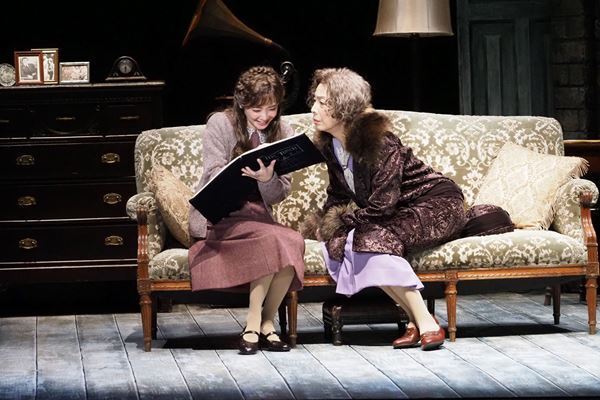 岡田将生、倉科カナ、竪山隼太、麻実れいがつくる「やさしい空間」『ガラスの動物園』上演中