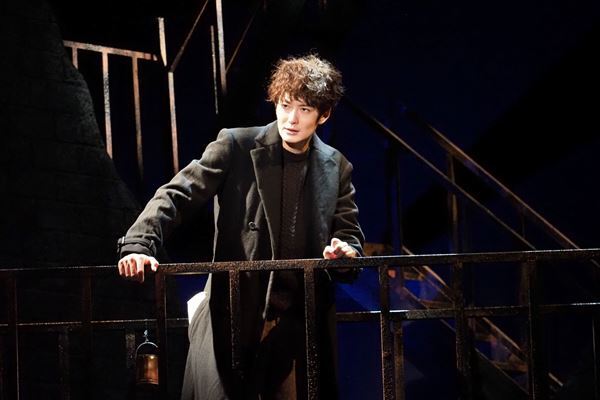 岡田将生、倉科カナ、竪山隼太、麻実れいがつくる「やさしい空間」『ガラスの動物園』上演中