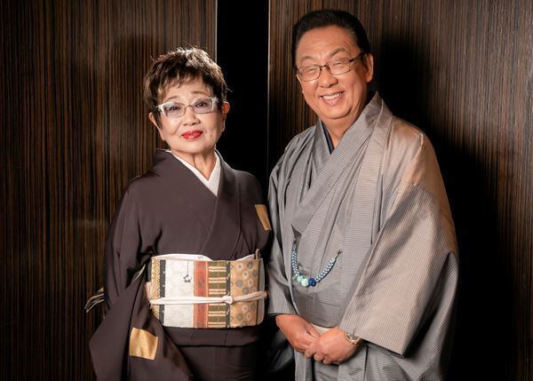 梅沢富美男が「人情芝居に歌と踊り、どれも満足いただける」と自信、泉ピン子と明治座で新年祝う