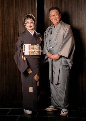 梅沢富美男が「人情芝居に歌と踊り、どれも満足いただける」と自信、泉ピン子と明治座で新年祝う