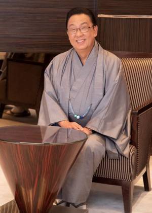 梅沢富美男が「人情芝居に歌と踊り、どれも満足いただける」と自信、泉ピン子と明治座で新年祝う