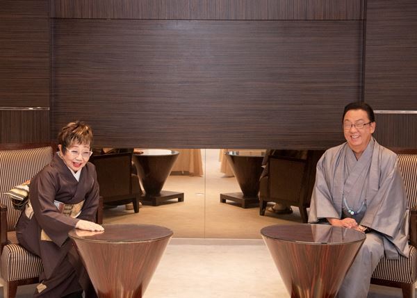 梅沢富美男が「人情芝居に歌と踊り、どれも満足いただける」と自信、泉ピン子と明治座で新年祝う