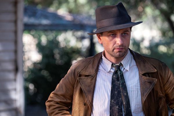 ロバート・ダウニーJr.製作で人気法廷ドラマがよみがえる　HBO『ペリー・メイスン』予告公開