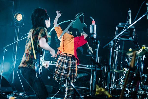 【ライブレポート】3年ぶりのWiennersツーマンイベント　切磋琢磨、相乗効果で最高沸点となったリキッドファイナル公演