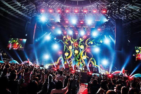 GLAY、待望の全国アリーナツアー初日ライブレポート　TERUが追加公演を発表するサプライズも