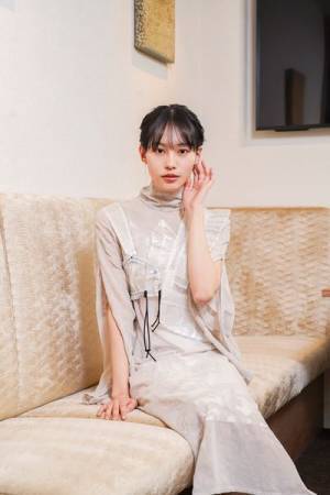 緊迫感あふれる映画の“唯一の癒し”に。女優・南沙良、18歳の今