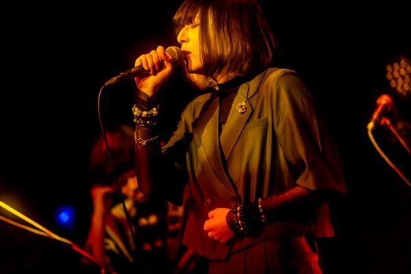 majikoが東名阪ツアーに向けた“書”も披露！　ニューアルバム発売記念ライブを開催