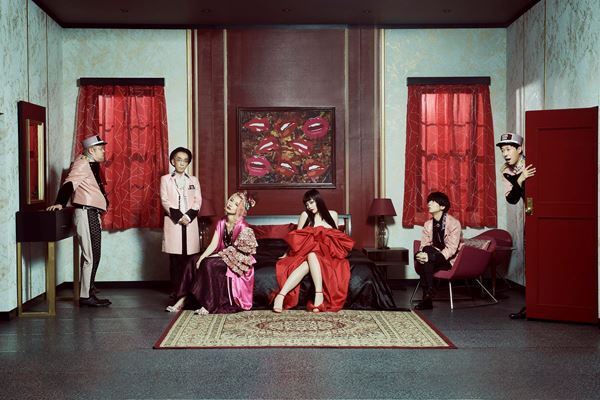 ジェニーハイ、メンバーがホテルマンとゲストに扮する「華奢なリップfeat.ちゃんみな」MVプレミア公開決定