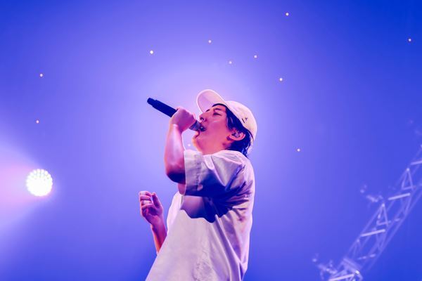 ビッケブランカ、音楽性の幅広さと新鮮味を証明した『FATE TOUR 2147』ファイナルで全18曲披露