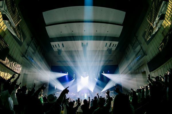 ビッケブランカ、音楽性の幅広さと新鮮味を証明した『FATE TOUR 2147』ファイナルで全18曲披露