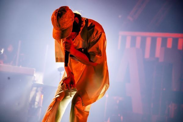 ビッケブランカ、音楽性の幅広さと新鮮味を証明した『FATE TOUR 2147』ファイナルで全18曲披露