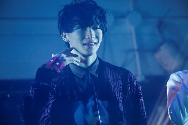 更なる成長と挑戦を見せつけた圧巻のステージ「原因は自分にある。」配信ライブレポート