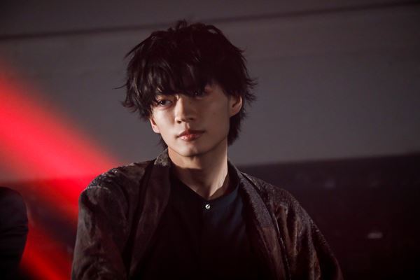 更なる成長と挑戦を見せつけた圧巻のステージ「原因は自分にある。」配信ライブレポート