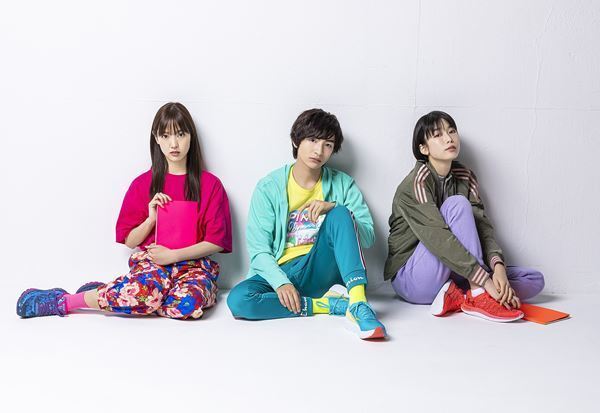 川崎皇輝（少年忍者／ジャニーズ Jr.）×吉倉あおい×飯窪春菜のカラフルな稽古着姿　舞台『ロミオとロザライン』メインビジュアル公開