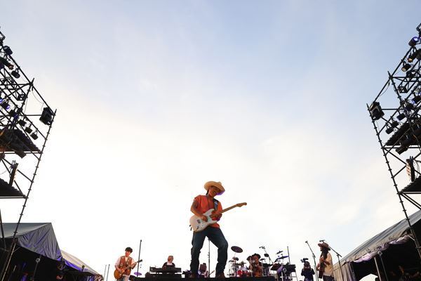 平井 大、3年ぶりにビーチフェス開催「足りなかったものはビーチでみんなと音楽を楽しむこの感覚」