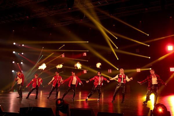 EXILE TRIBE総勢8組60名が大晦日に集結、この日ならではのコラボも飛び出したカウントダウン公演